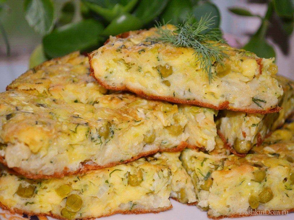 Капустная запеканка с сыром и зеленым горошком Капустная запеканка с сыром и зеленым горошком