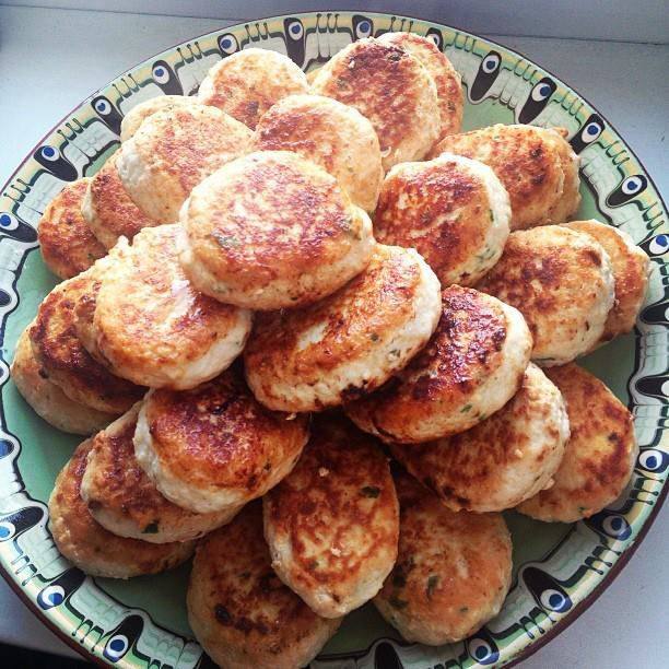 Котлеты из индейки с кинзой Котлеты из индейки с кинзой