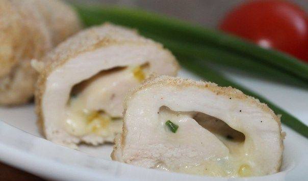 Куриные рулетики с сырной начинкой Куриные рулетики с сырной начинкой