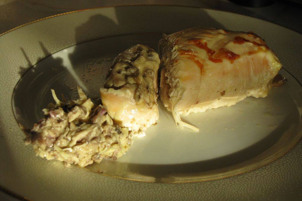 Куриные рулетики с сыром и грибами Куриные рулетики с сыром и грибами