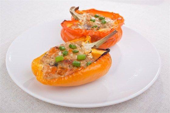 Перец, фаршированный шампиньонами и сыром Перец, фаршированный шампиньонами и сыром