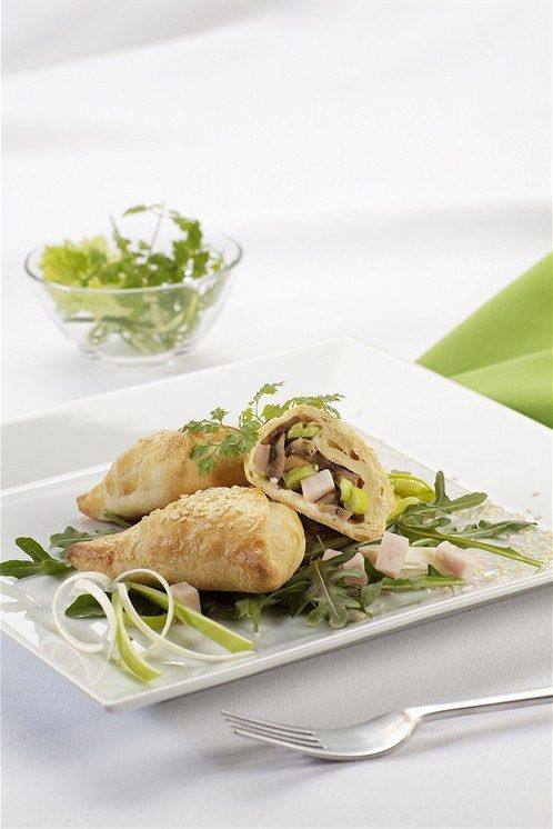 Рулеты куриные, фаршированные грибами Рулеты куриные, фаршированные грибами