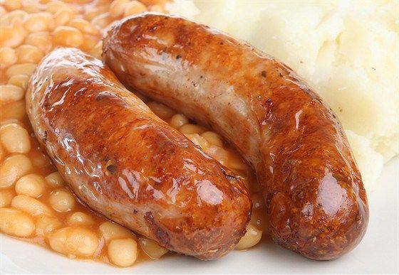 Сосиски с картофельным пюре и винным соусом Сосиски с картофельным пюре и винным соусом