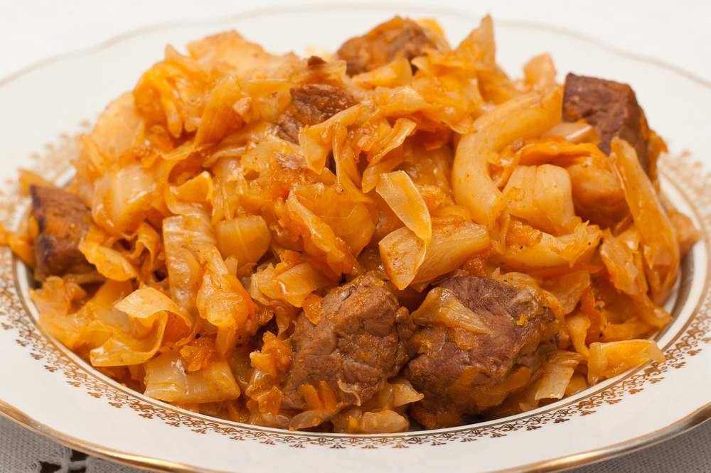 Капуста тушеная с мясом в мультиварке Капуста тушеная с мясом в мультиварке