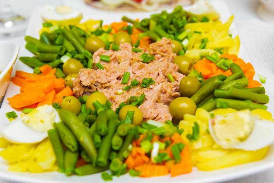 Салат с тунцом и фасолью Салат с тунцом и фасолью