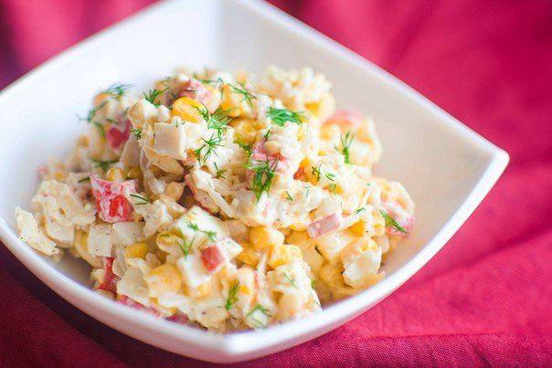 Крабовый салат с кукурузой Крабовый салат с кукурузой