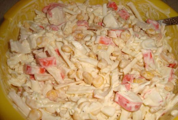 Салат с капустой, крабовыми палочками Салат с капустой, крабовыми палочками