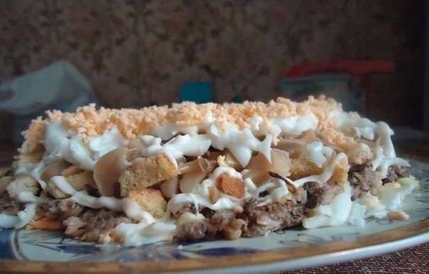 Салат со шпротами Салат со шпротами