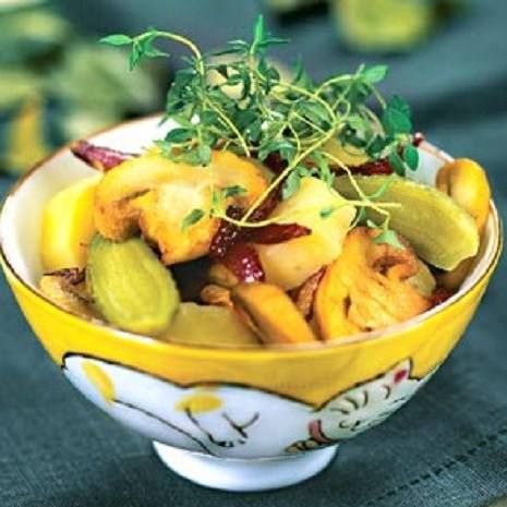 Картофельный салат с солеными огурцами и грибами Картофельный салат с солеными огурцами и грибами