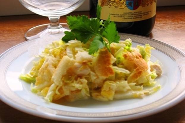 Салат из китайской капусты с курицей и апельсинами Салат из китайской капусты с курицей и апельсинами