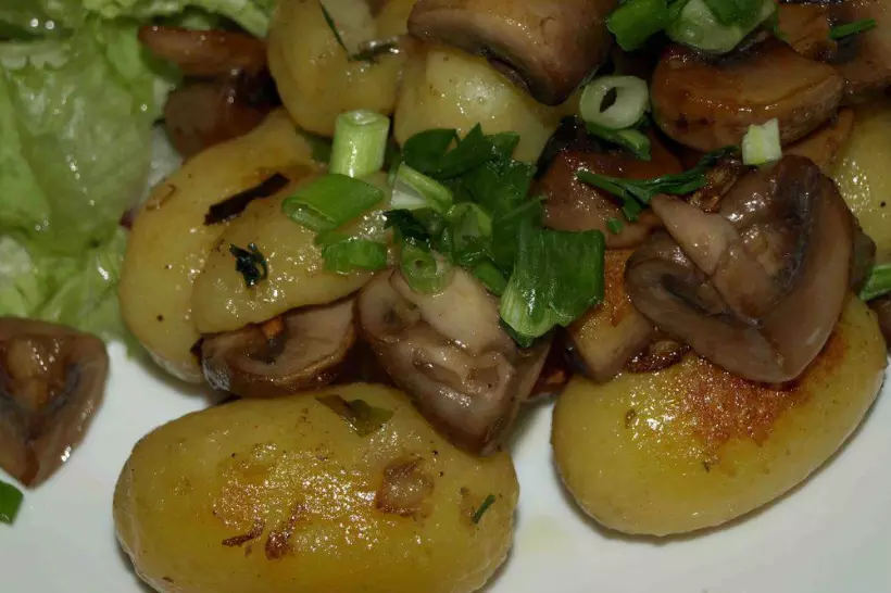 Готовим Вегетарианские Картофель по‑деревенски с грибами