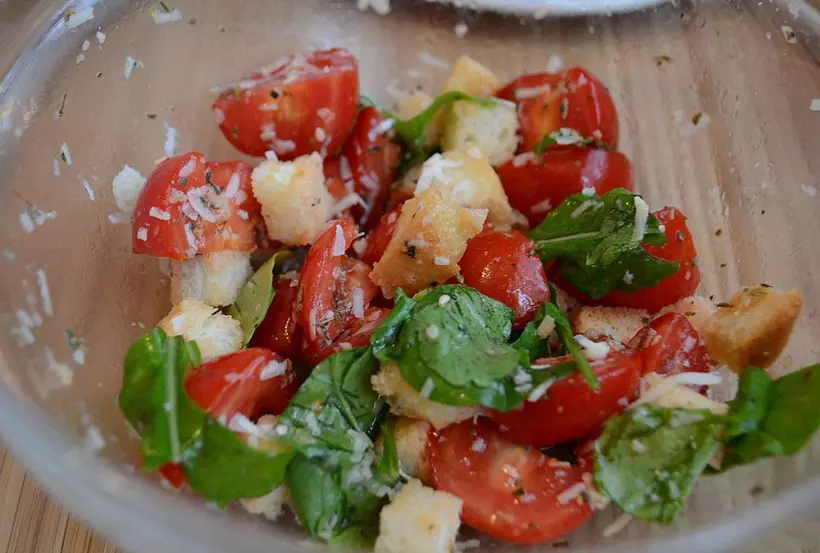 Готовим Салаты Рисово-овощной салат с соусом из авокадо
