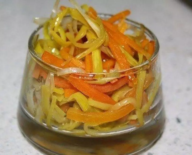 Готовим Салаты Теплый салат из моркови и лука-порея