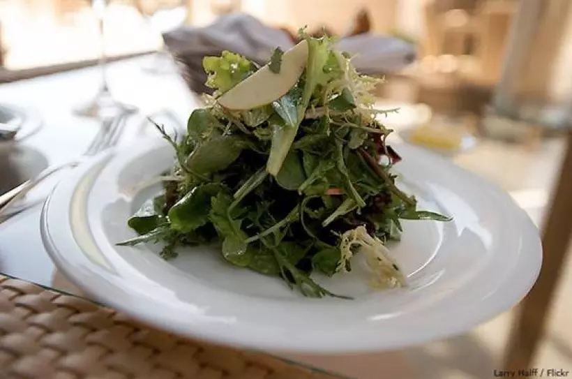Готовим Салаты Зеленый салат с легким винегретом