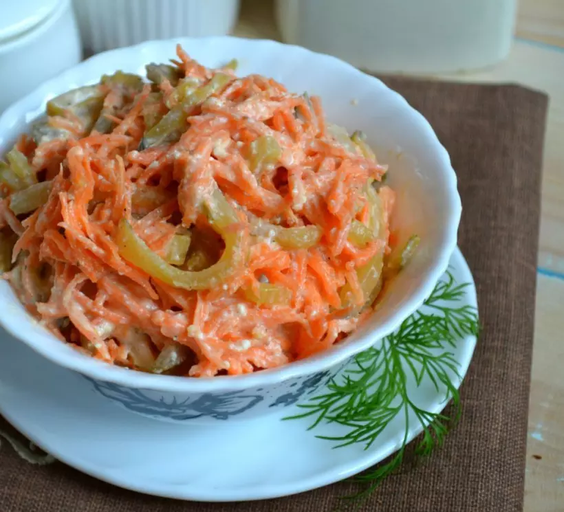Готовим Вегетарианские Салат из огурцов с морковкой по-корейски