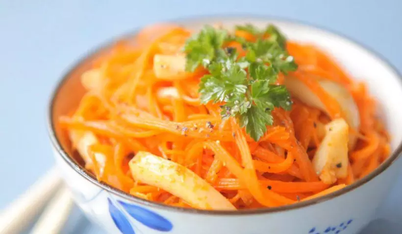 Готовим Салаты Корейский морковный салат с кальмарами