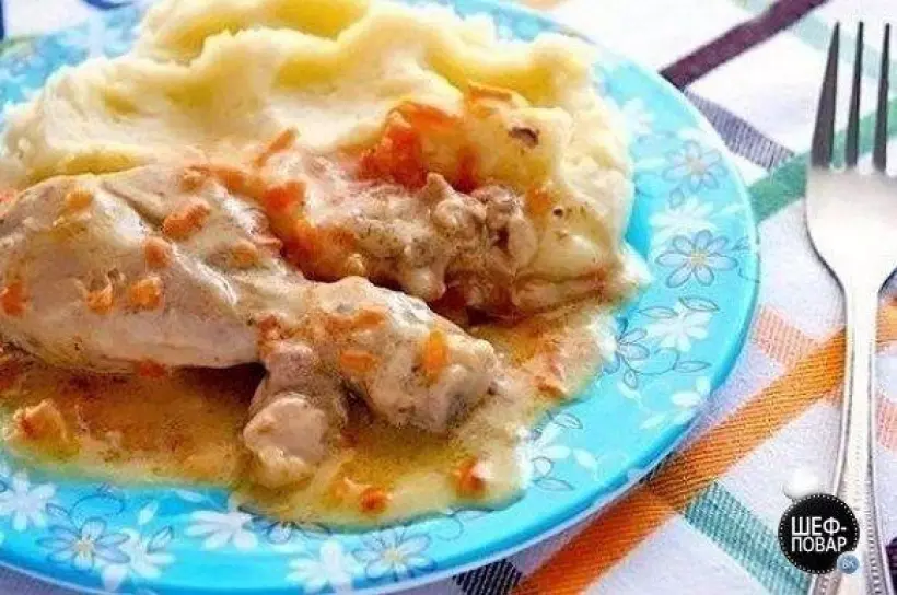 Готовим Мясо Курица в молочно-сметанном соусе с грибами