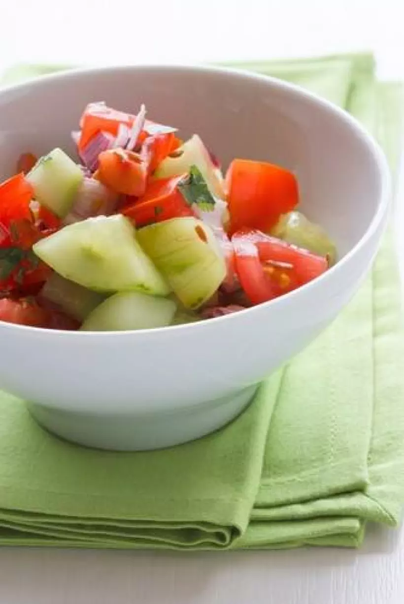 Готовим Салаты Огуречный салат с помидорами и портулаком