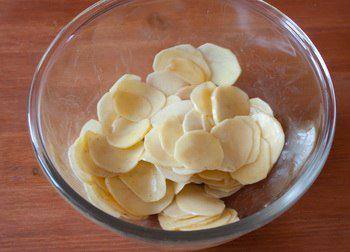 Рецепт Домашние картофельные чипсы  шаг-2