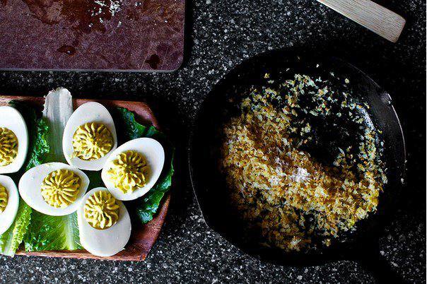 Рецепт Фаршированные яйца с анчоусами и сыром шаг-5