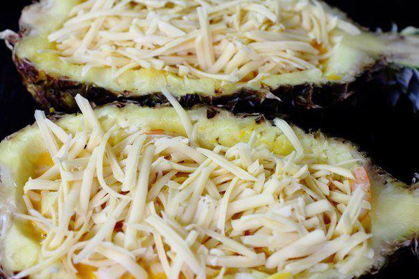 Рецепт Креветки в ананасе с кокосовым молоком  шаг-4