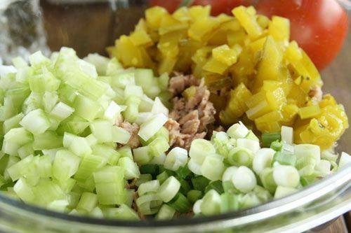 Рецепт Круассаны с салатом из тунца шаг-1