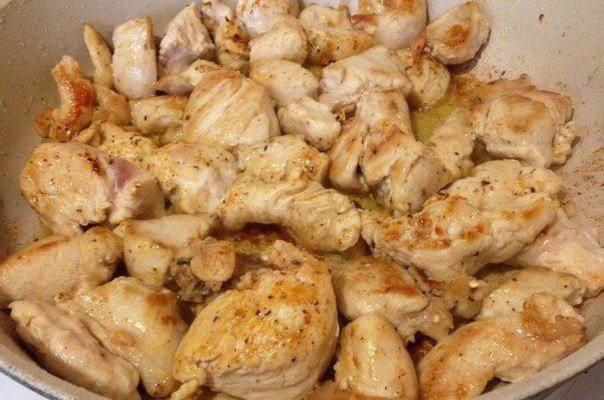 Рецепт Рулет из лаваша с курицей и овощным салатом шаг-1