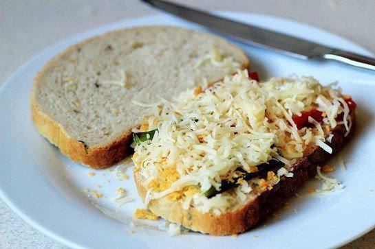 Рецепт Сэндвичи с сыром и чили шаг-6