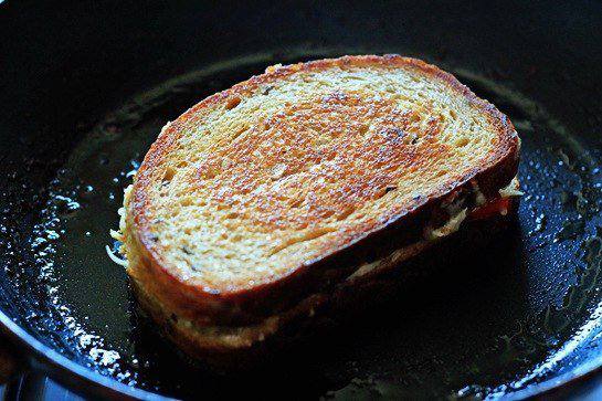 Рецепт Сэндвичи с сыром и чили шаг-8