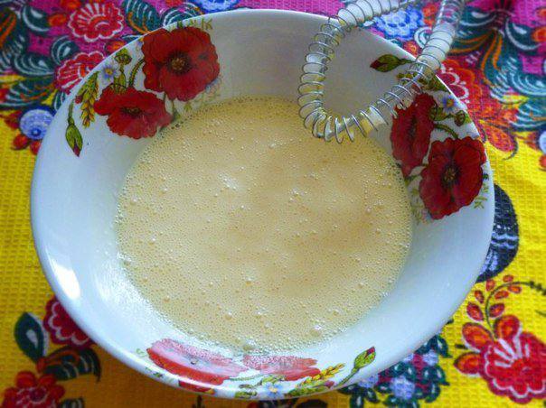Рецепт Яичный рулет с плавленным сыром шаг-1