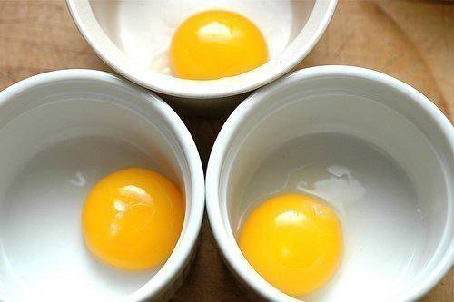 Рецепт Яйца в пуховом гнезде шаг-1