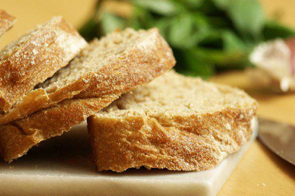 Рецепт Запеченные бутерброды с сыром и чесноком шаг-1