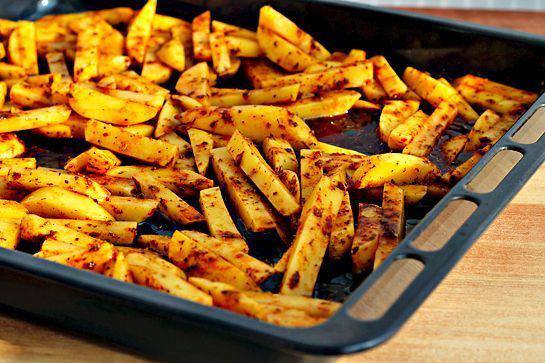 Рецепт Ароматный картофель фри в духовке  шаг-4