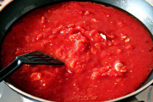 Рецепт Фарфалле с томатно-сырным соусом  шаг-2