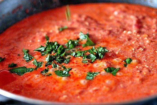 Рецепт Фарфалле с томатно-сырным соусом шаг-5