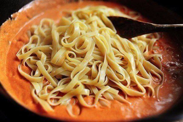 Рецепт Феттучине в томатно-сливочном соусе  шаг-4