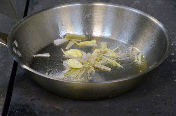 Рецепт Гречневая лапша с креветками и овощами шаг-3