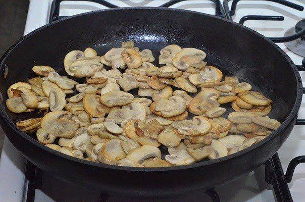 Рецепт Картофель с грибами в сливках шаг-7