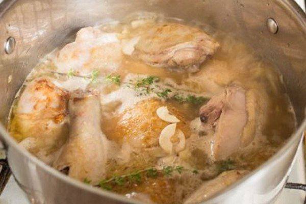 Рецепт Картофель с курицей в сметане шаг-3