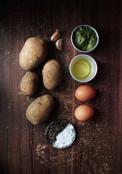 Рецепт Картофель с песто и яйцами шаг-1