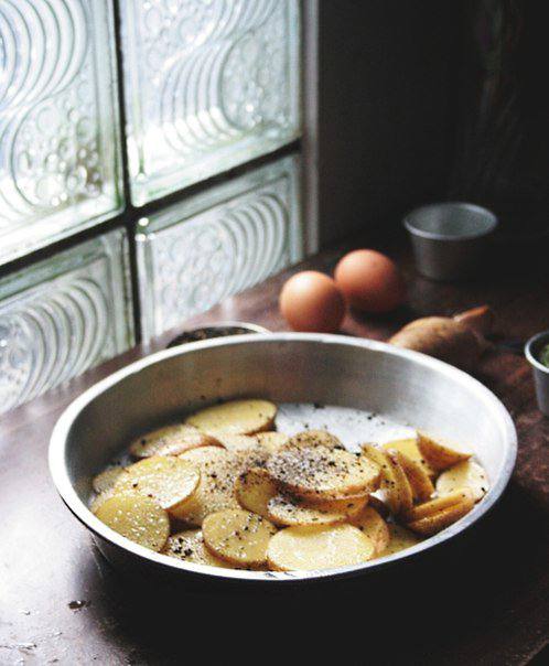 Рецепт Картофель с песто и яйцами  шаг-2