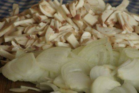 Рецепт Картофельные гнезда с грибами и сыром  шаг-2