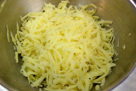 Рецепт Картофельные пампушки с творожной начинкой шаг-1