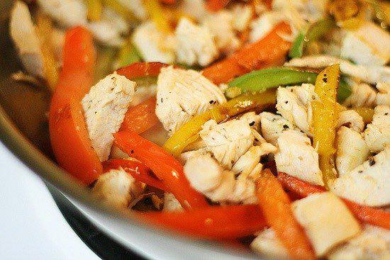 Рецепт Паста с курицей, овощами и соусом альфредо  шаг-4