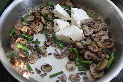 Рецепт Спагетти с грибами, спаржей и шпинатом  шаг-4