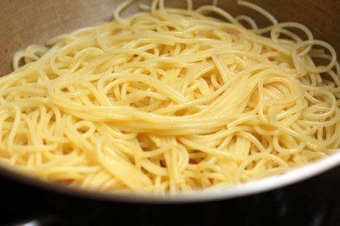 Рецепт Спагетти с песто из шпината шаг-5