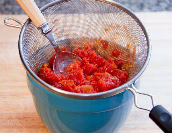 Рецепт Тушенная стручковая фасоль в томатном соусе шаг-3