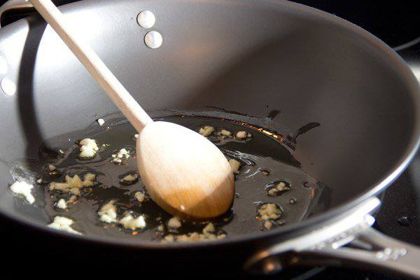 Рецепт Тушенная стручковая фасоль в томатном соусе шаг-6
