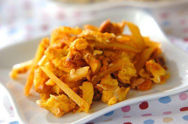 Рецепт Жареный картофель с тунцом и омлетом Готовим Закуски Жареный картофель с тунцом и омлетом