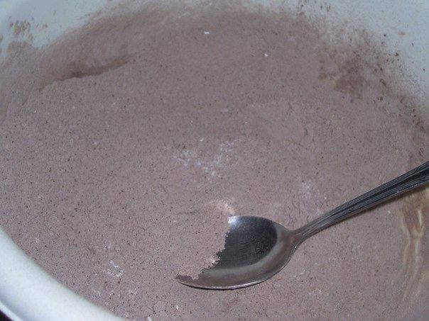 Рецепт Бисквитно-шоколадные оладьи шаг-1
